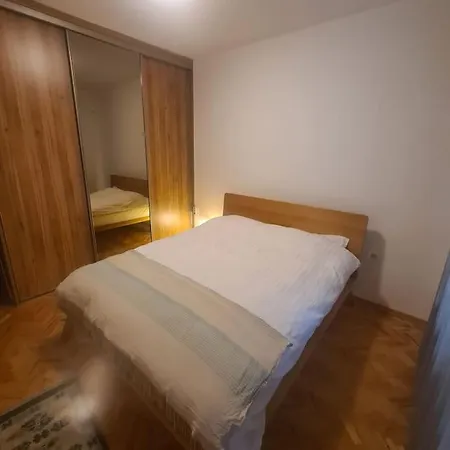 One-bedroom In Center *