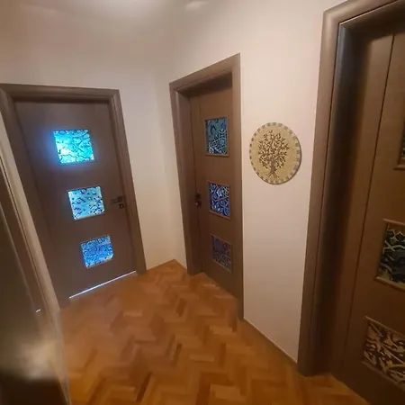 One-bedroom In Center דירה